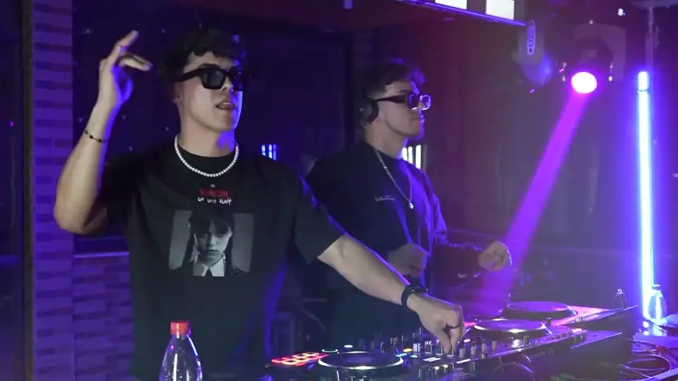 Vorschaubild des Sets von Javier Bust b2b Matiwave